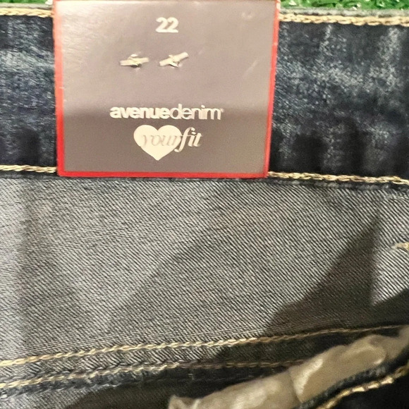 AVENUE DENIM jeans NWT! ⭐️ - Picture 3 of 5